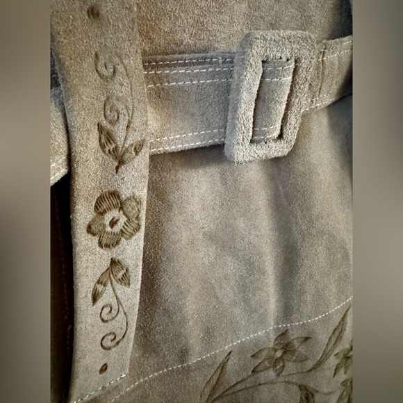 True Vintage 1960s Suede Embroidered Cape Poncho Floral - Picture 3 of 6